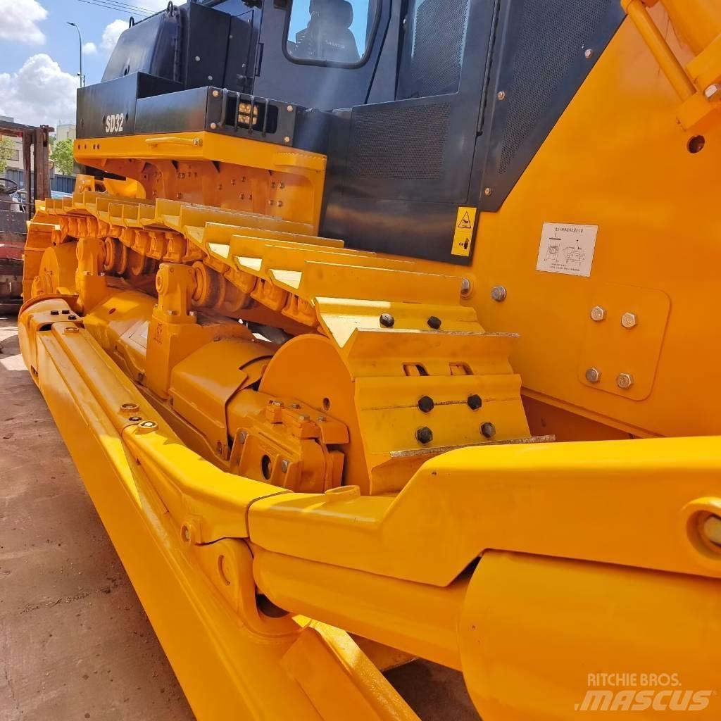 Shantui SD 32 Crawler dozers