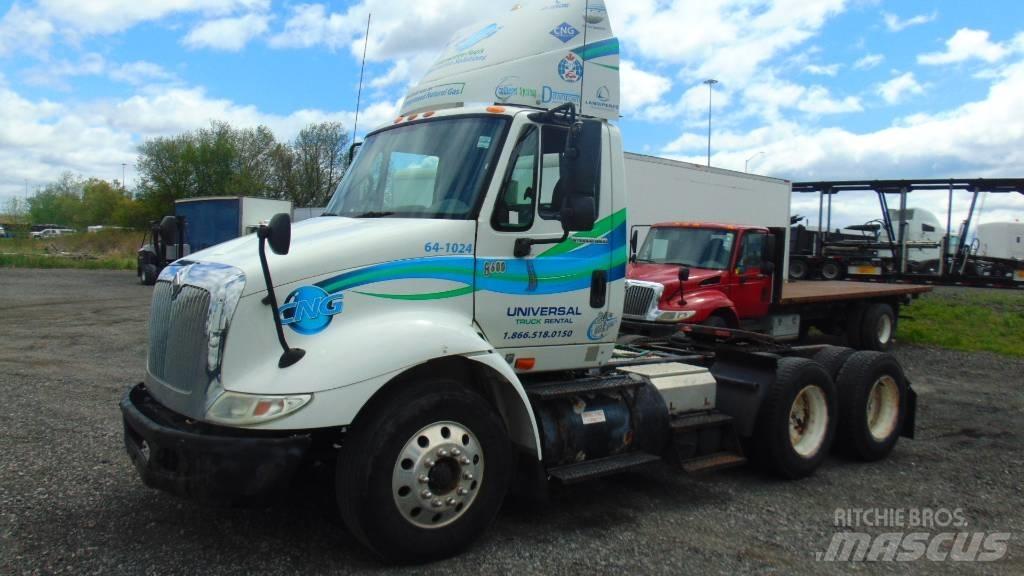 International 8600 Conventional Trucks / Tractor Trucks