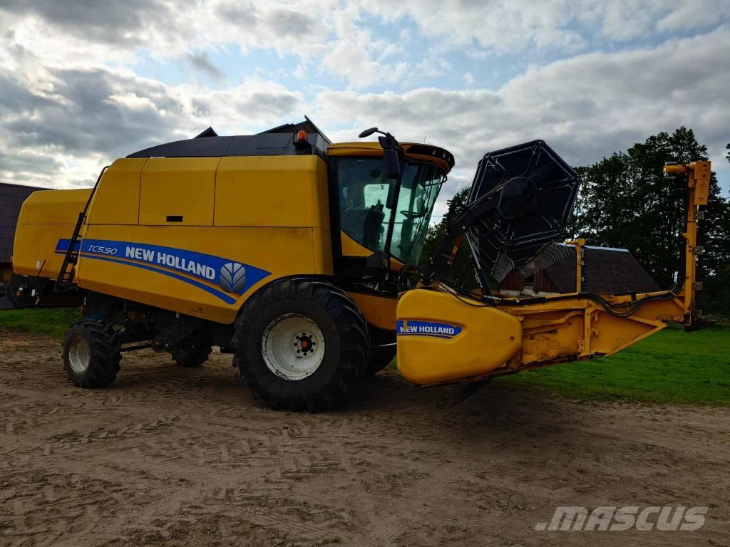 New Holland TC 5.90 Combine Harvesters