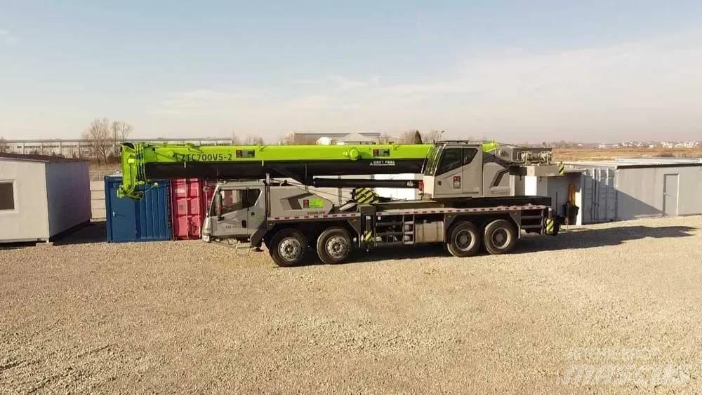 Zoomlion ZTC700V562 Crawler Cranes
