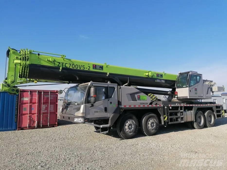 Zoomlion ZTC700V562 Crawler Cranes