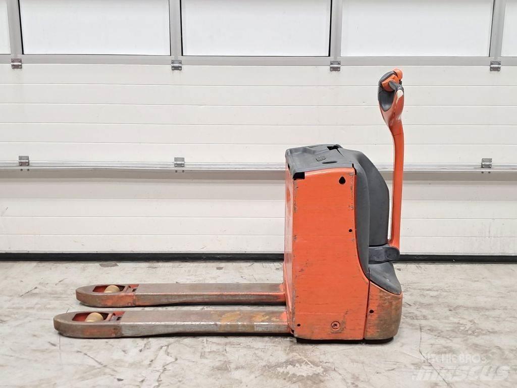 Linde T16 Pallet Truck