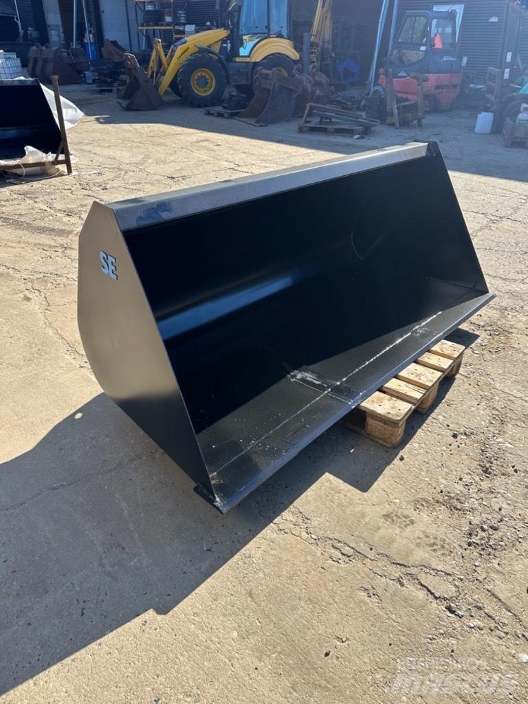  SE AB Manitou Buckets