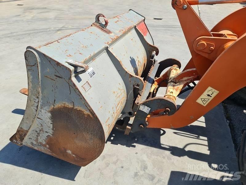 Atlas AR75e Wheel Loaders