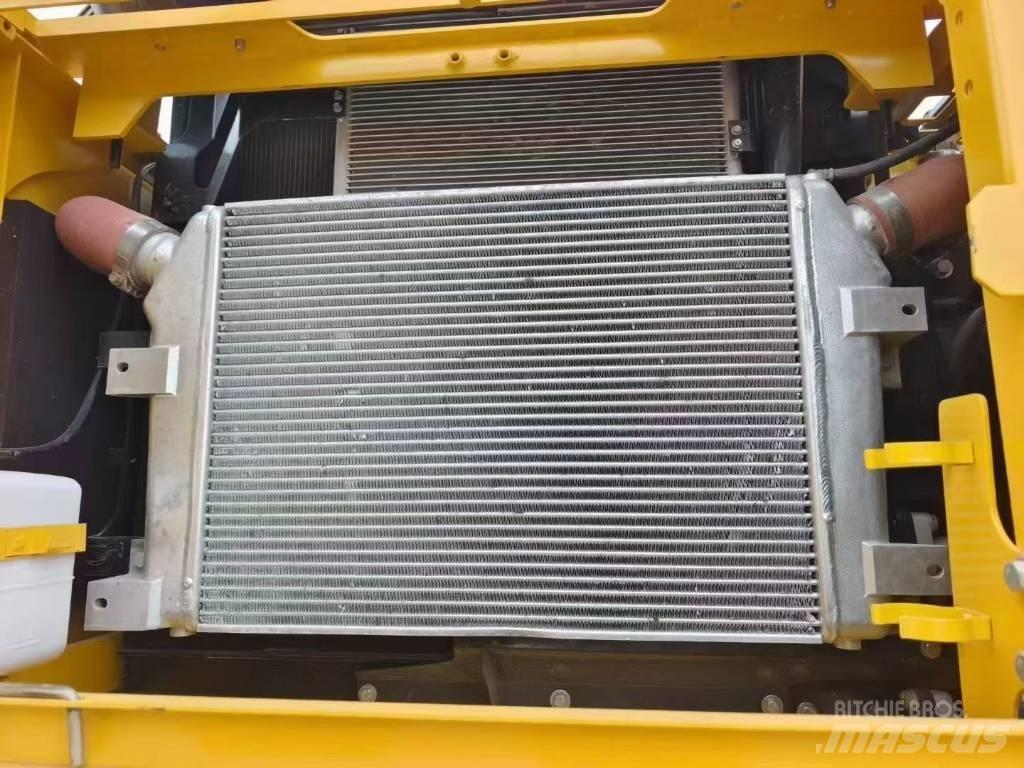 Komatsu 350-8 Crawler Excavators