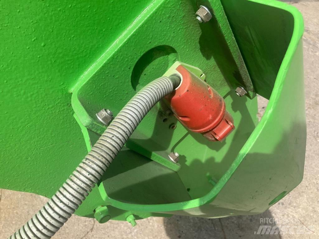 Sennebogen 825 Waste / Industry Handlers