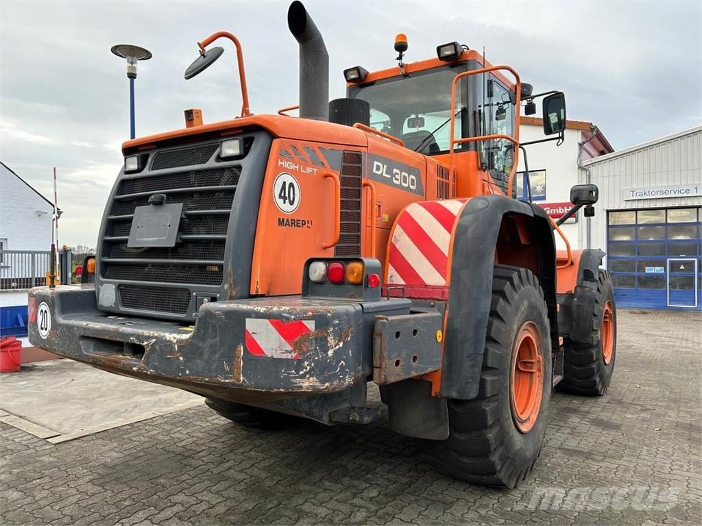 Doosan DL 300 Wheel Loaders