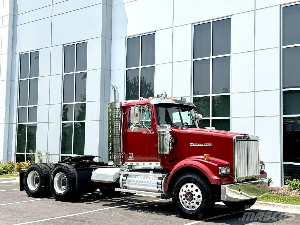 Western Star 4900 SF Conventional Trucks / Tractor Trucks