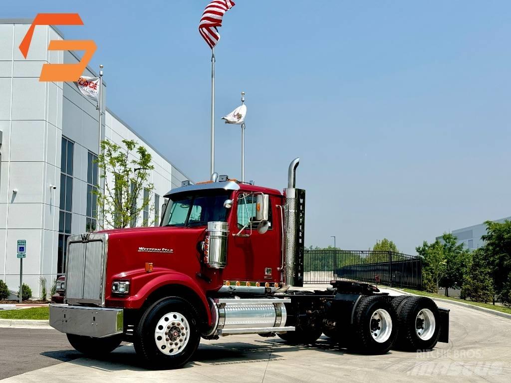 Western Star 4900 SF Conventional Trucks / Tractor Trucks