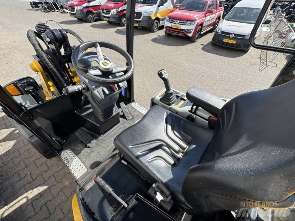 Gehl AL330 Wheel Loaders