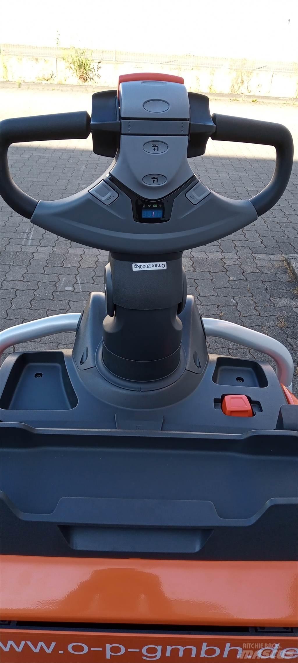 Toyota LPE200 Low lifter
