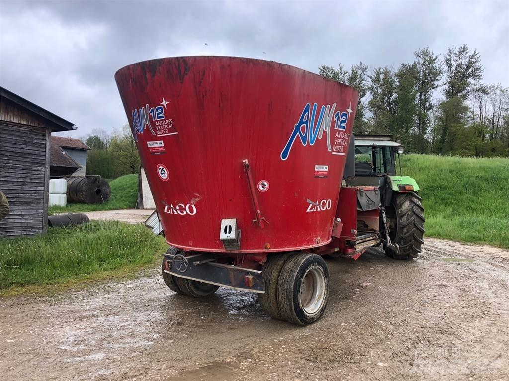 Vicon AVM 12 Feeders