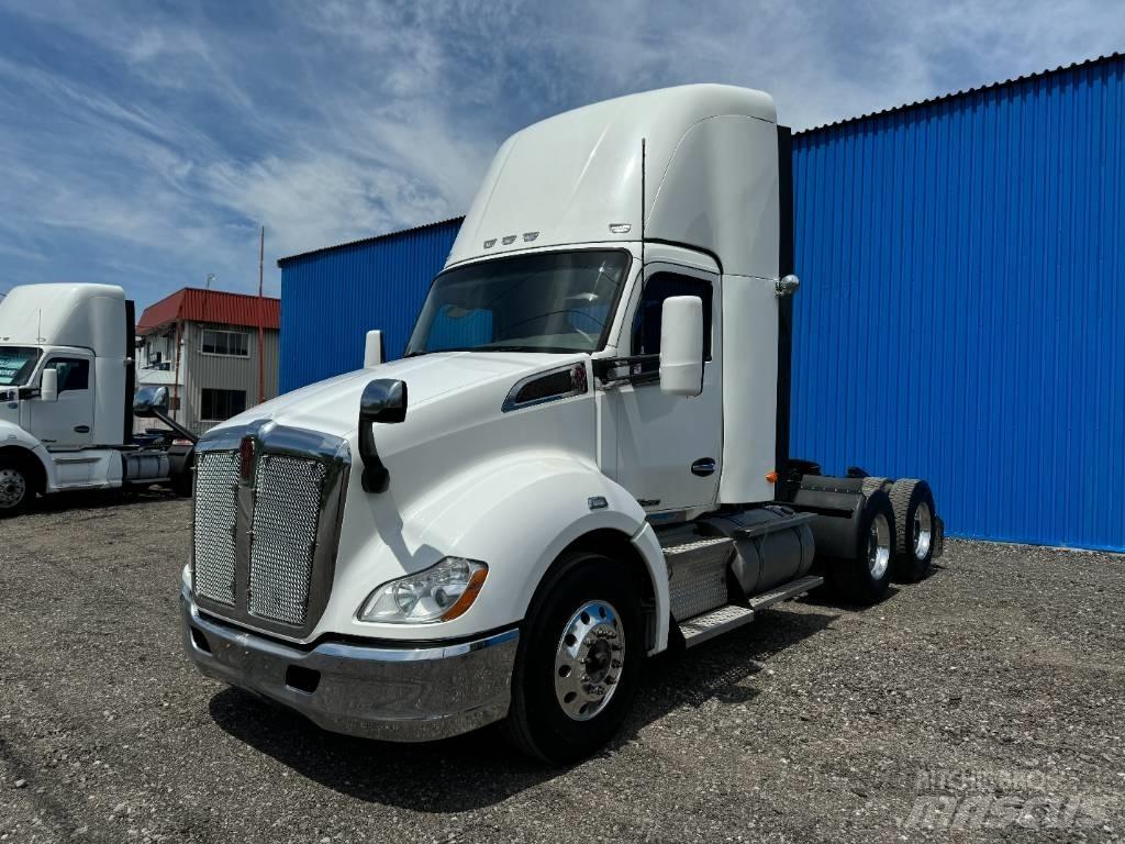 Kenworth T 680 Conventional Trucks / Tractor Trucks