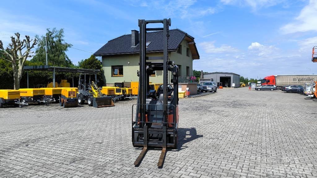 Linde E16-02 Electric Forklifts