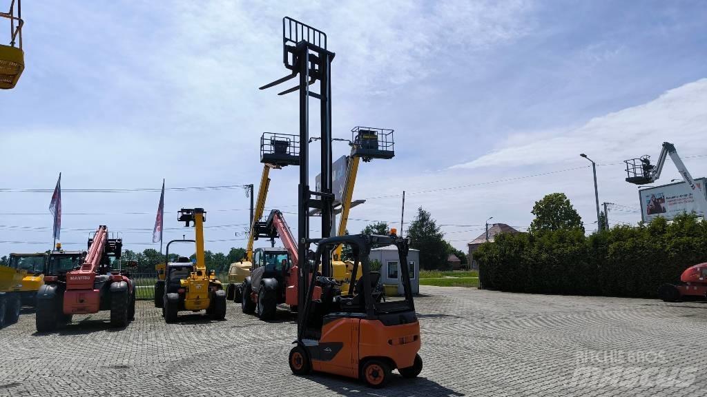 Linde E16-02 Electric Forklifts