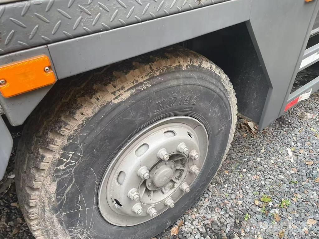Zoomlion 25 Ton Mobile and all terrain cranes
