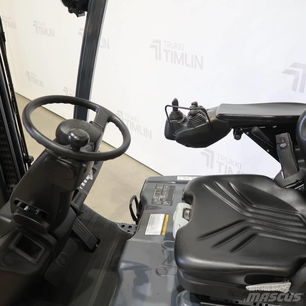 Toyota 8FBE20T Electric Forklifts