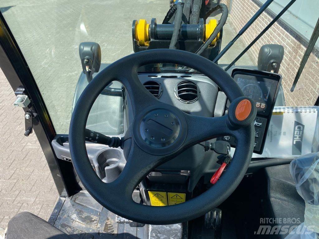 Gehl AL650 Wheel Loaders