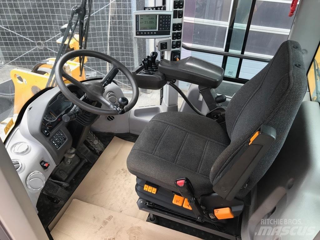 Volvo L110H Wheel Loaders