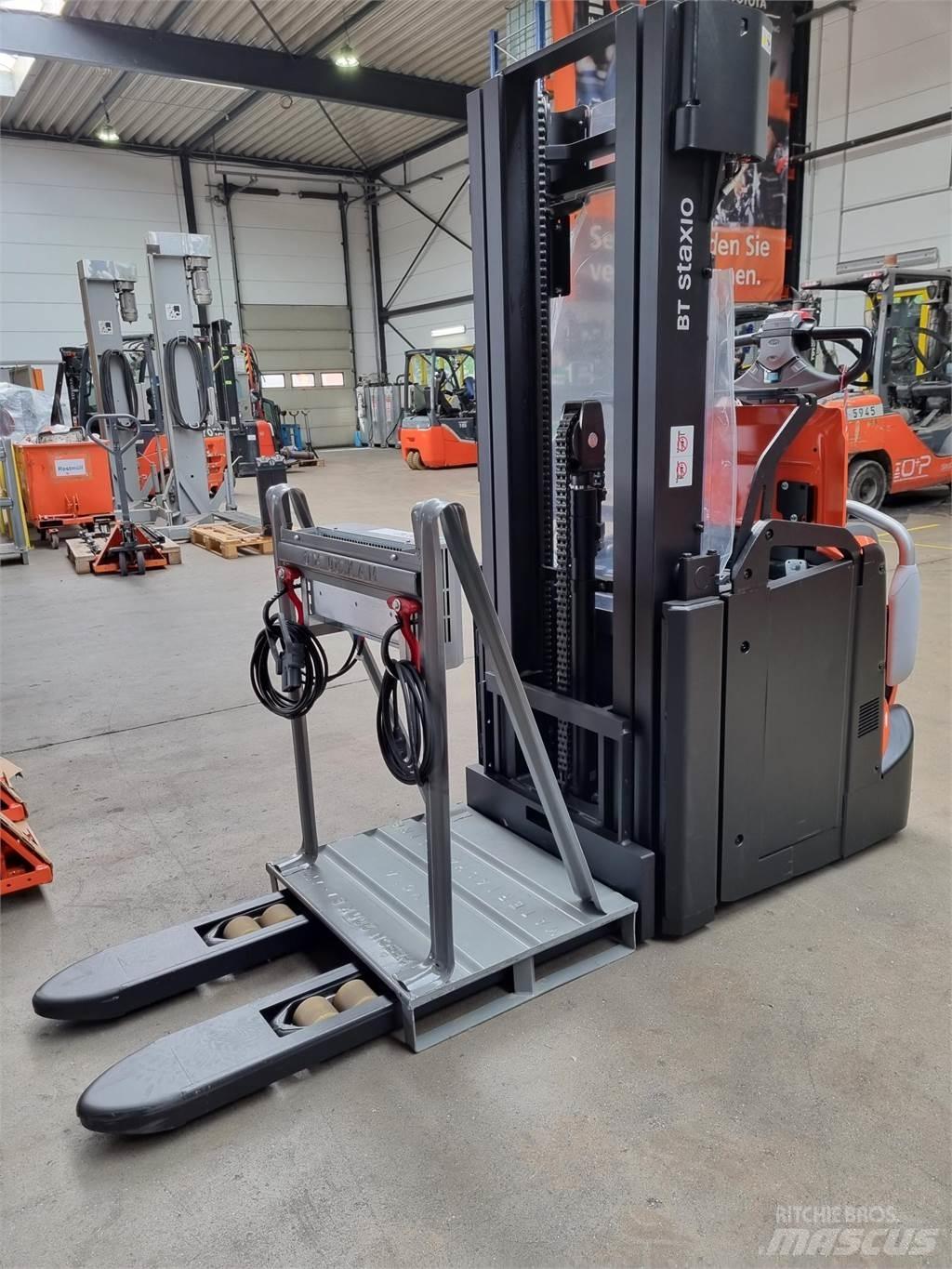 Toyota BT SPE160L Pedestrian stacker