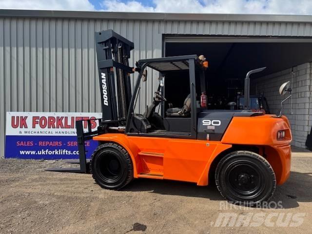 Doosan D 90 S-5 Diesel Forklifts