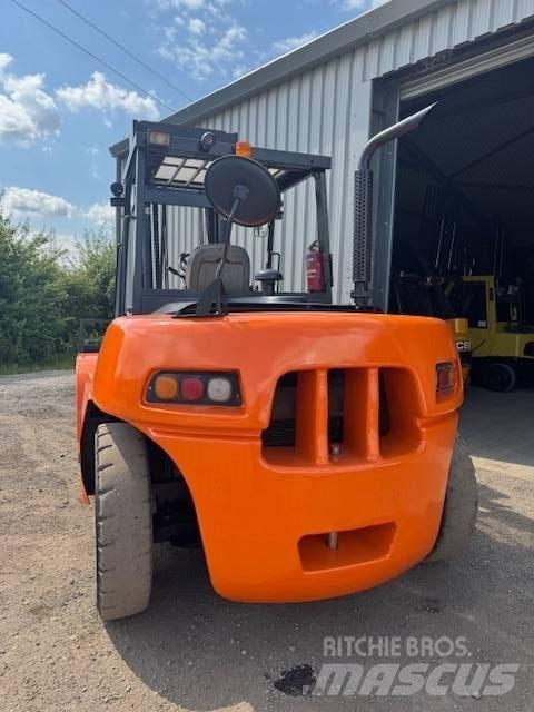 Doosan D 90 S-5 Diesel Forklifts