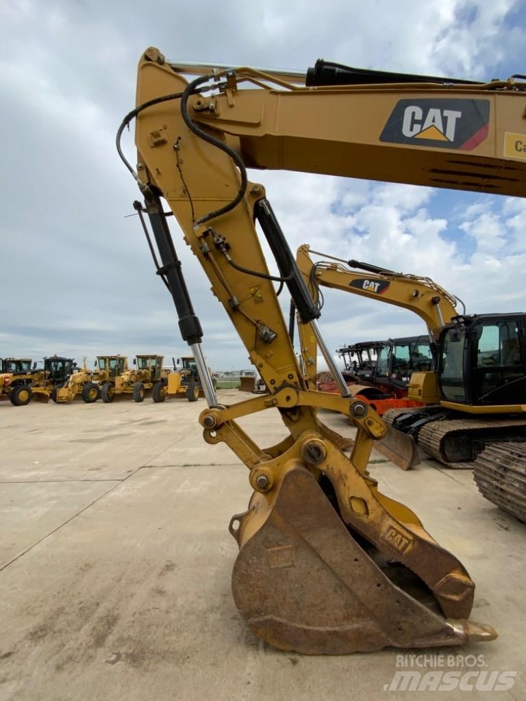 CAT 323 Crawler Excavators