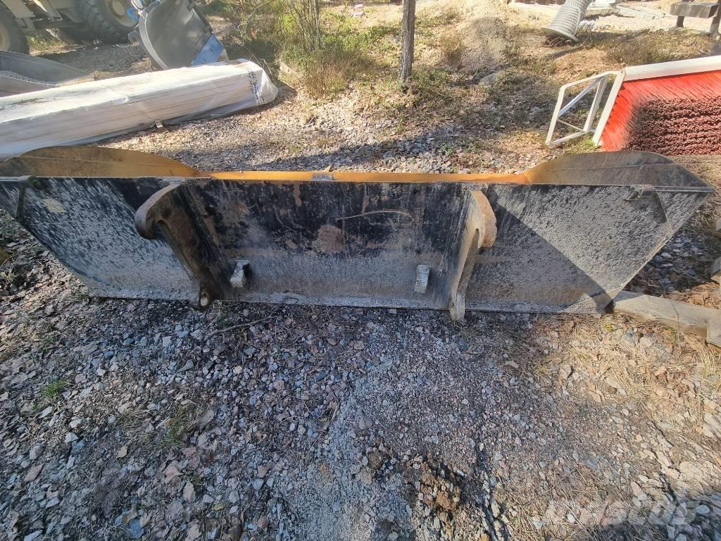 CAT 908M -2015 Wheel Loaders