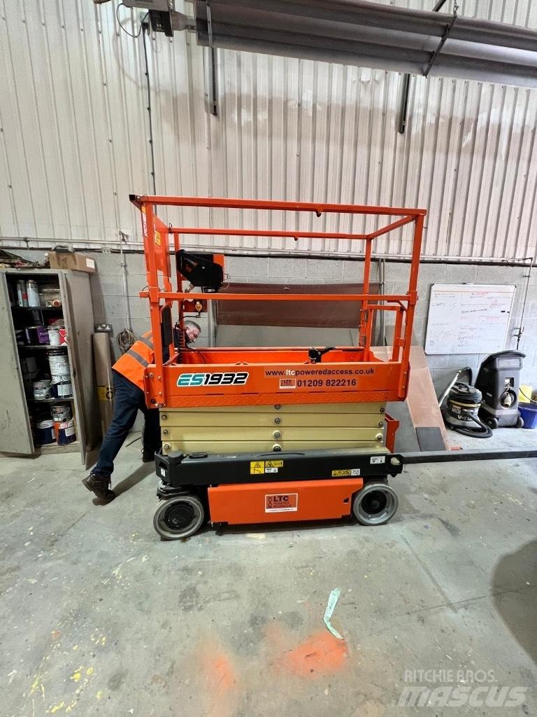 JLG ES 1932 Scissor Lifts