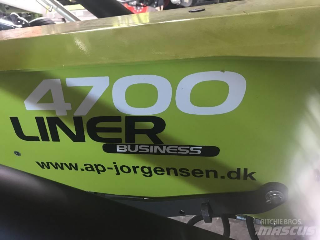 CLAAS Liner 4700 Rakes and tedders