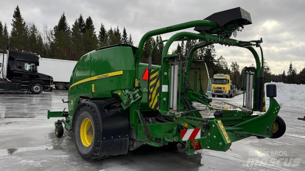 John Deere C 441 R Round Balers