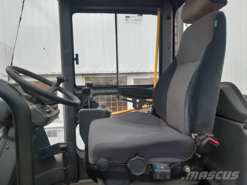 Kalmar DCE150-12 Diesel Forklifts