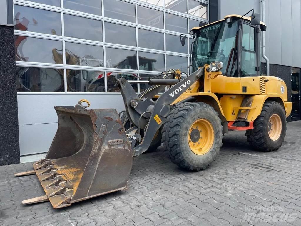 Volvo L30G Wheel Loaders