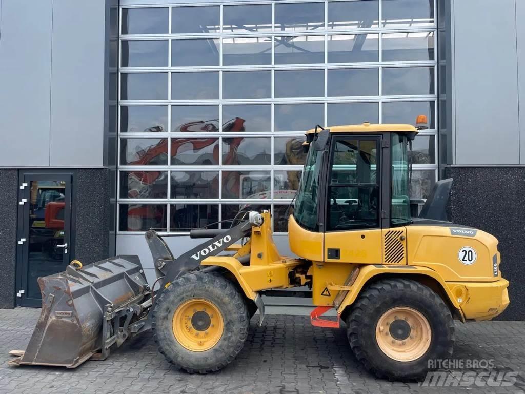 Volvo L30G Wheel Loaders