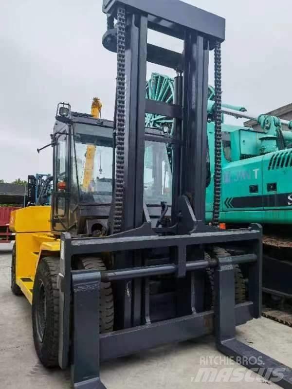 Komatsu FD 160 Diesel Forklifts