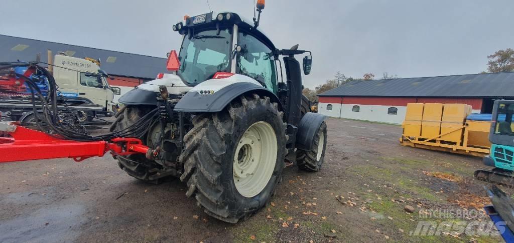 Valtra T 234 Versu Tractors