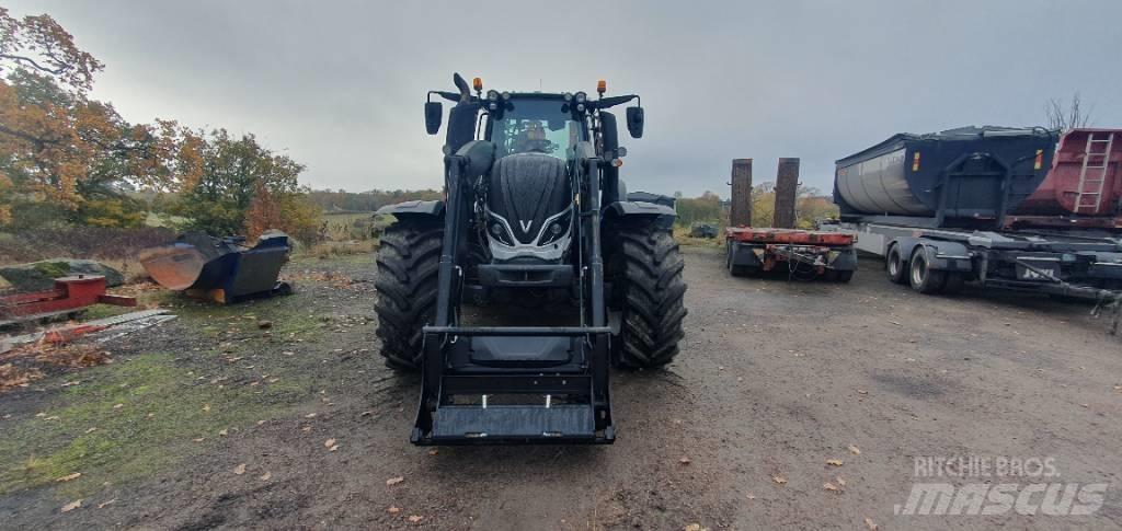 Valtra T 234 Versu Tractors