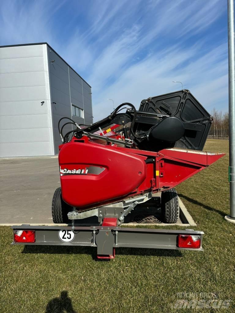 Case IH 8250 Combine Harvesters