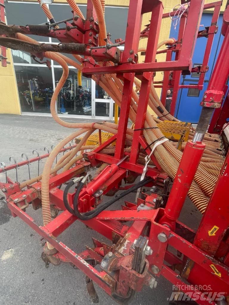 UBALDI PNEUSEM 400 L Farm Drills