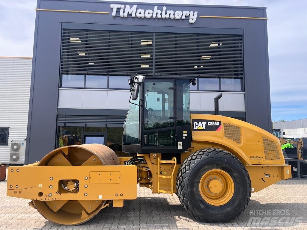 CAT CS 66 B Single drum rollers