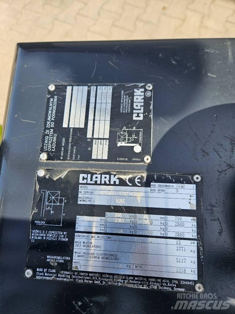 Clark EPX32i Electric Forklifts