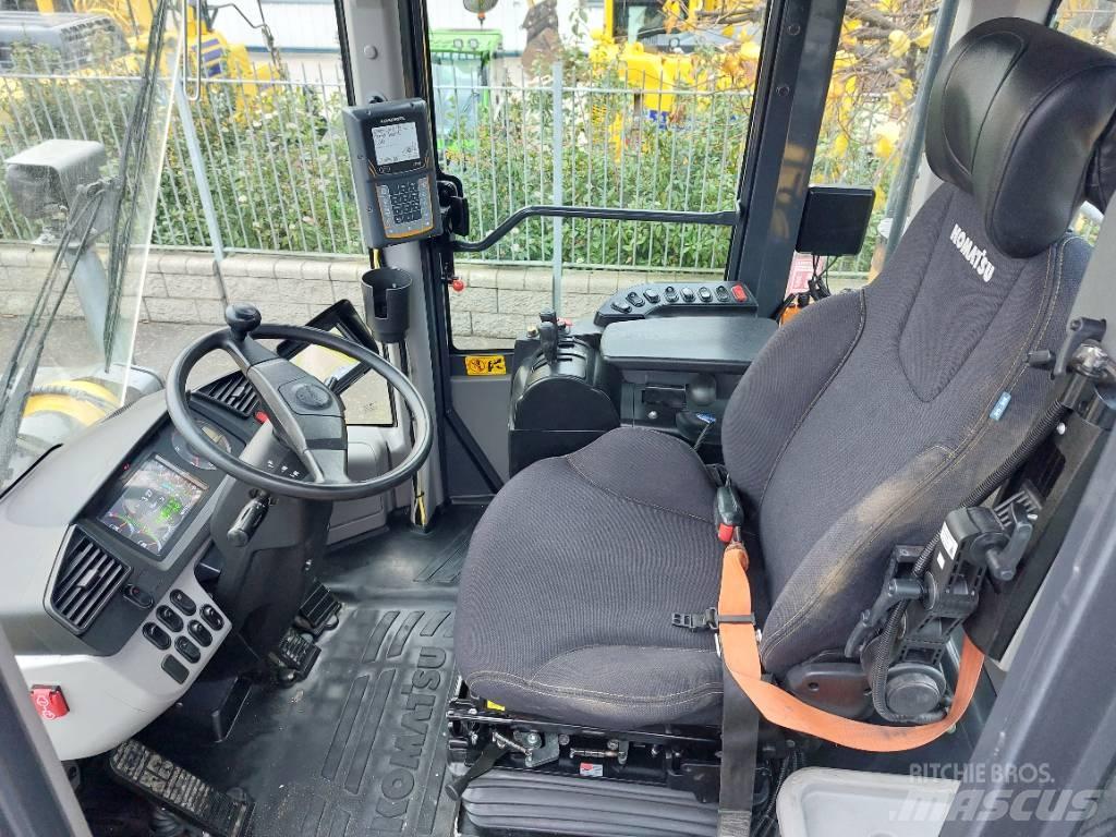 Komatsu WA480-8 Wheel Loaders