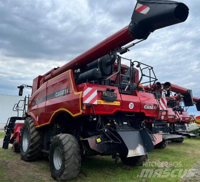 Case IH 8240 Combine Harvesters
