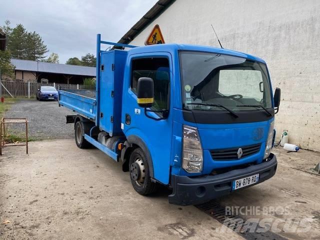 Renault Maxity Pickup Trucks