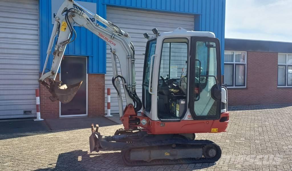 Takeuchi TB 225 Mini Excavators <7t (Mini Diggers)