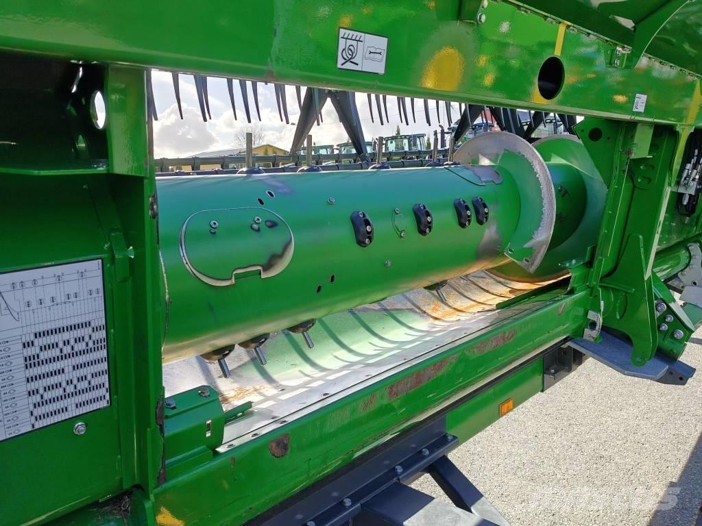 John Deere W 650 i Combine Harvesters