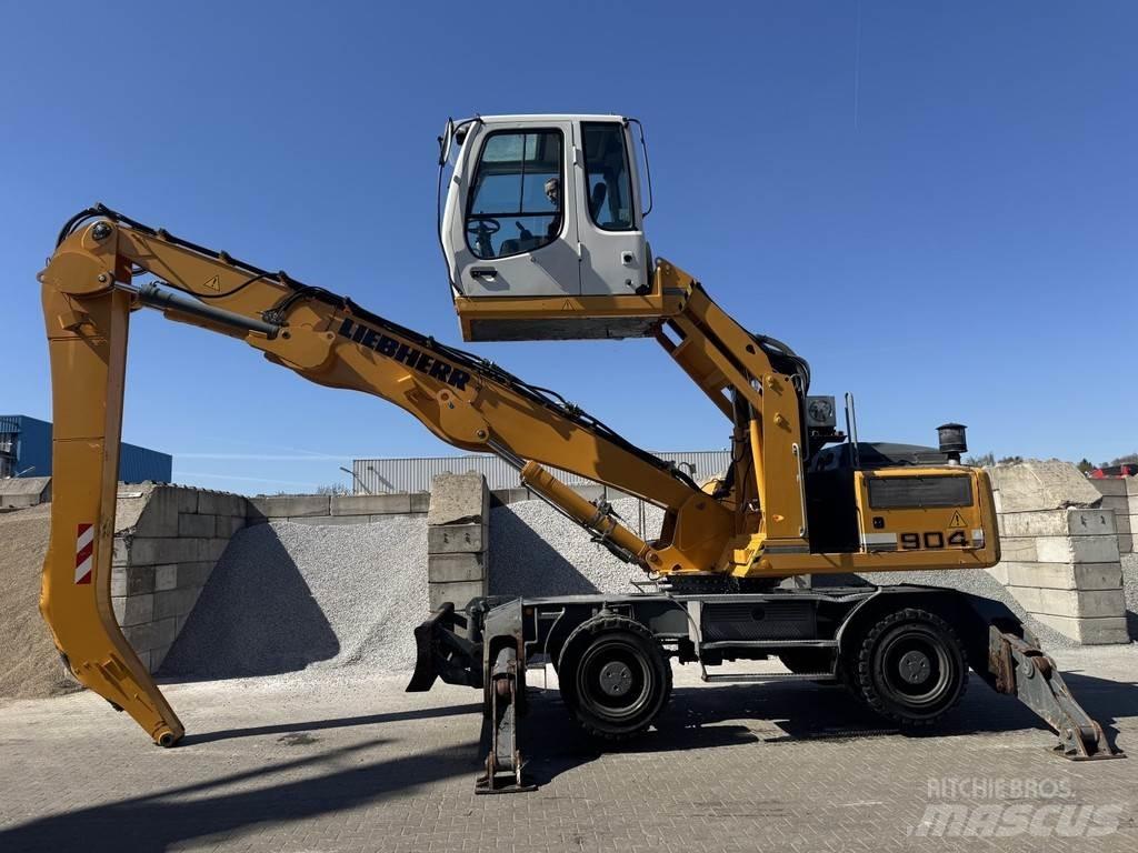 Liebherr A 904 C Waste / Industry Handlers