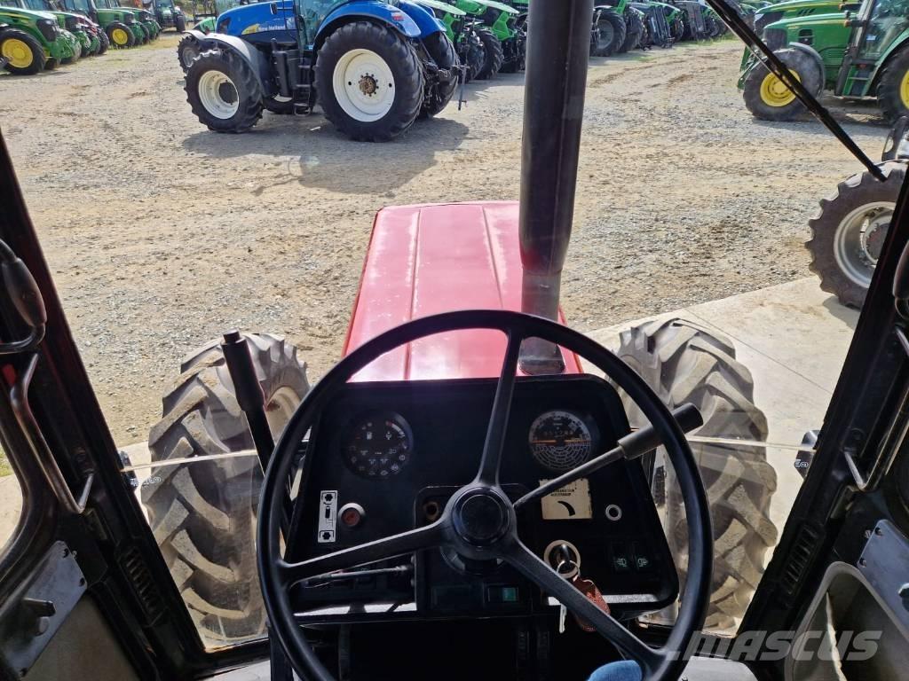 Case IH 856 XL Tractors
