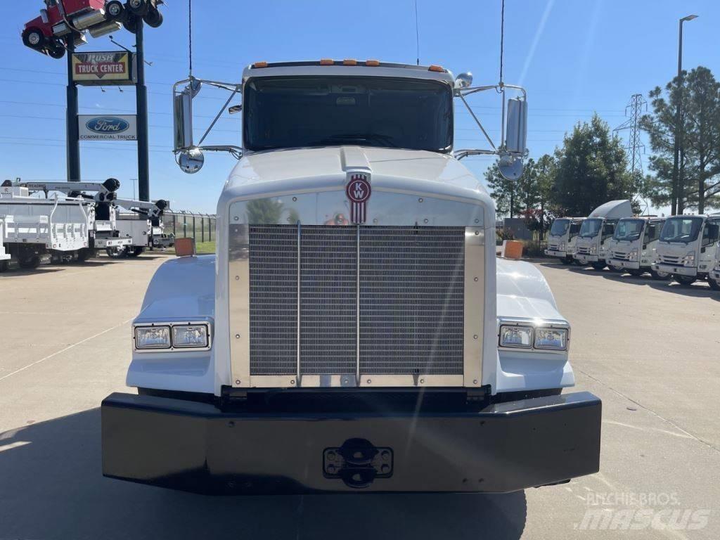 Kenworth T 800 Conventional Trucks / Tractor Trucks