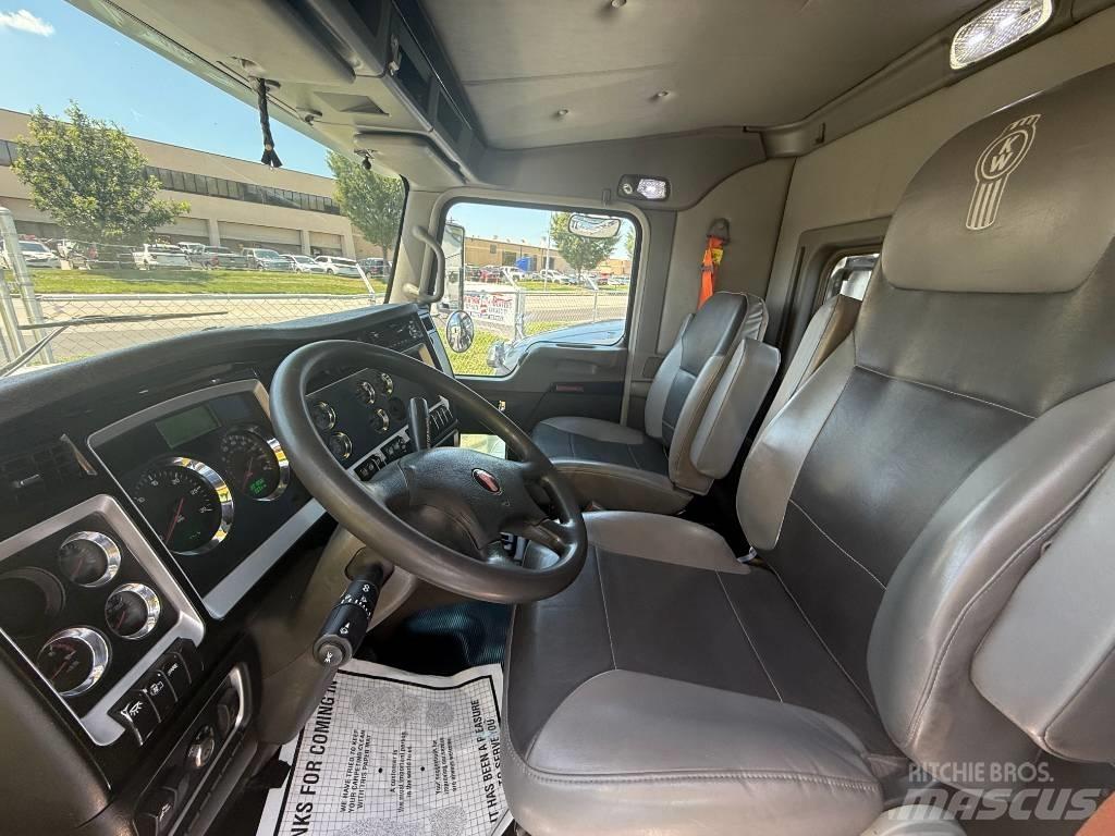 Kenworth T 800 Conventional Trucks / Tractor Trucks